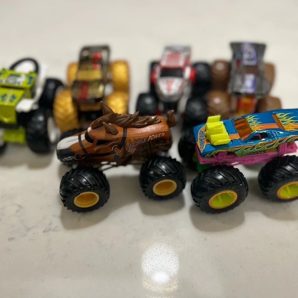 Monster Truck Toy Set - 6 Multicolor
